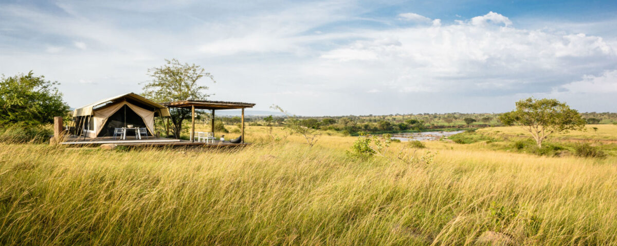 What Accommodations Are Recommended Near Serengeti and Maasai Mara During Migration Season?