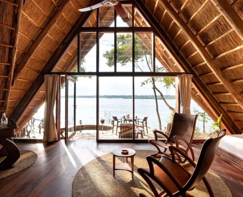 How Do I Choose Between Luxury, Midrange, and Budget Safaris